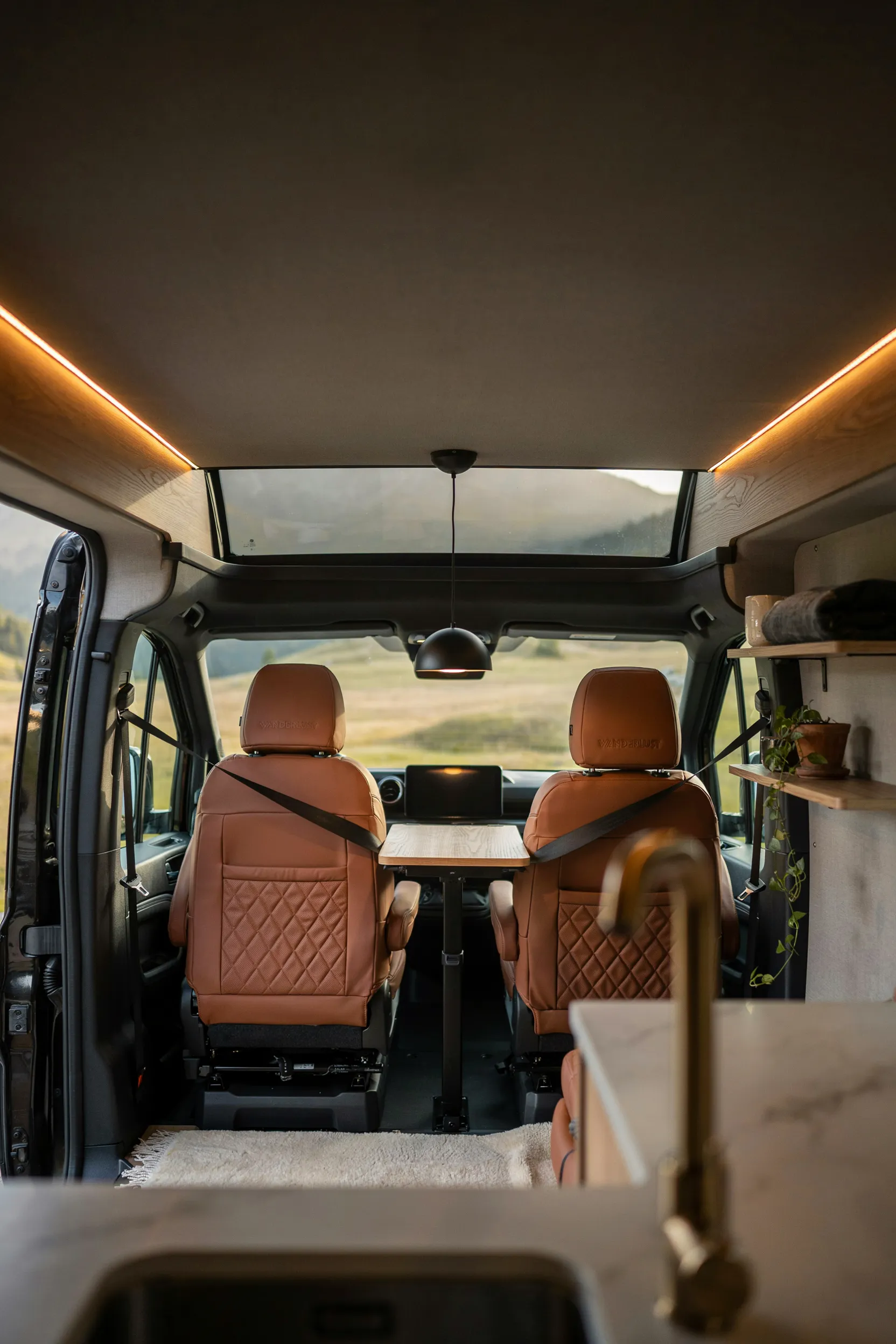 swivel seat lounge layouts