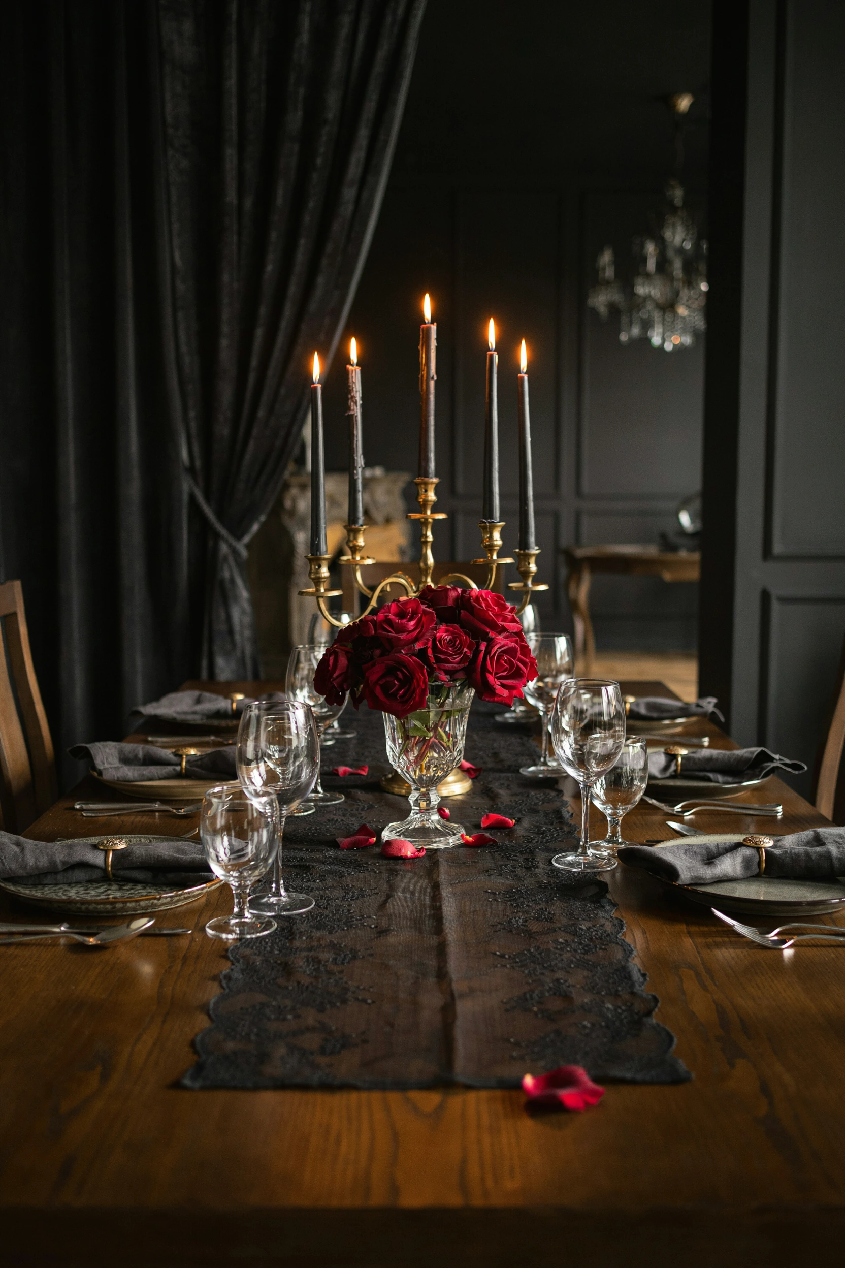lace table runner centerpiece
